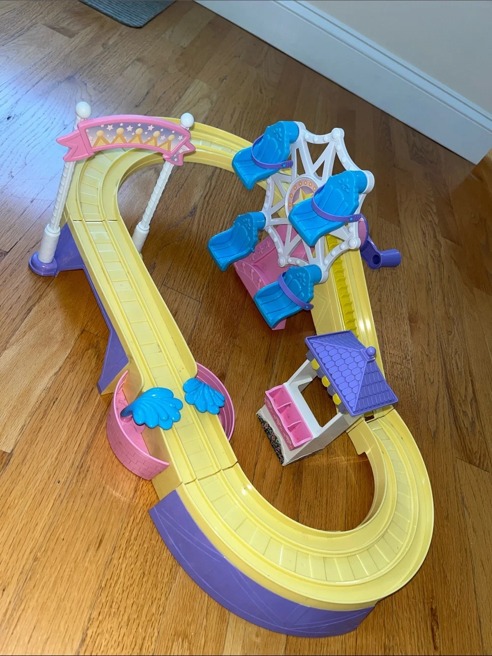 Mattel 2001 Barbie Kelly Kiddie Coaster amusement park playset.